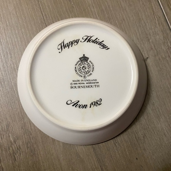 Vintage 1982 Avon Royal Worcester England Bournemouth Trinket Dish - Picture 3 of 4
